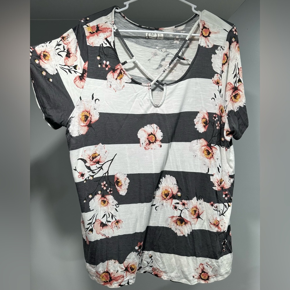 Women’s plus top
